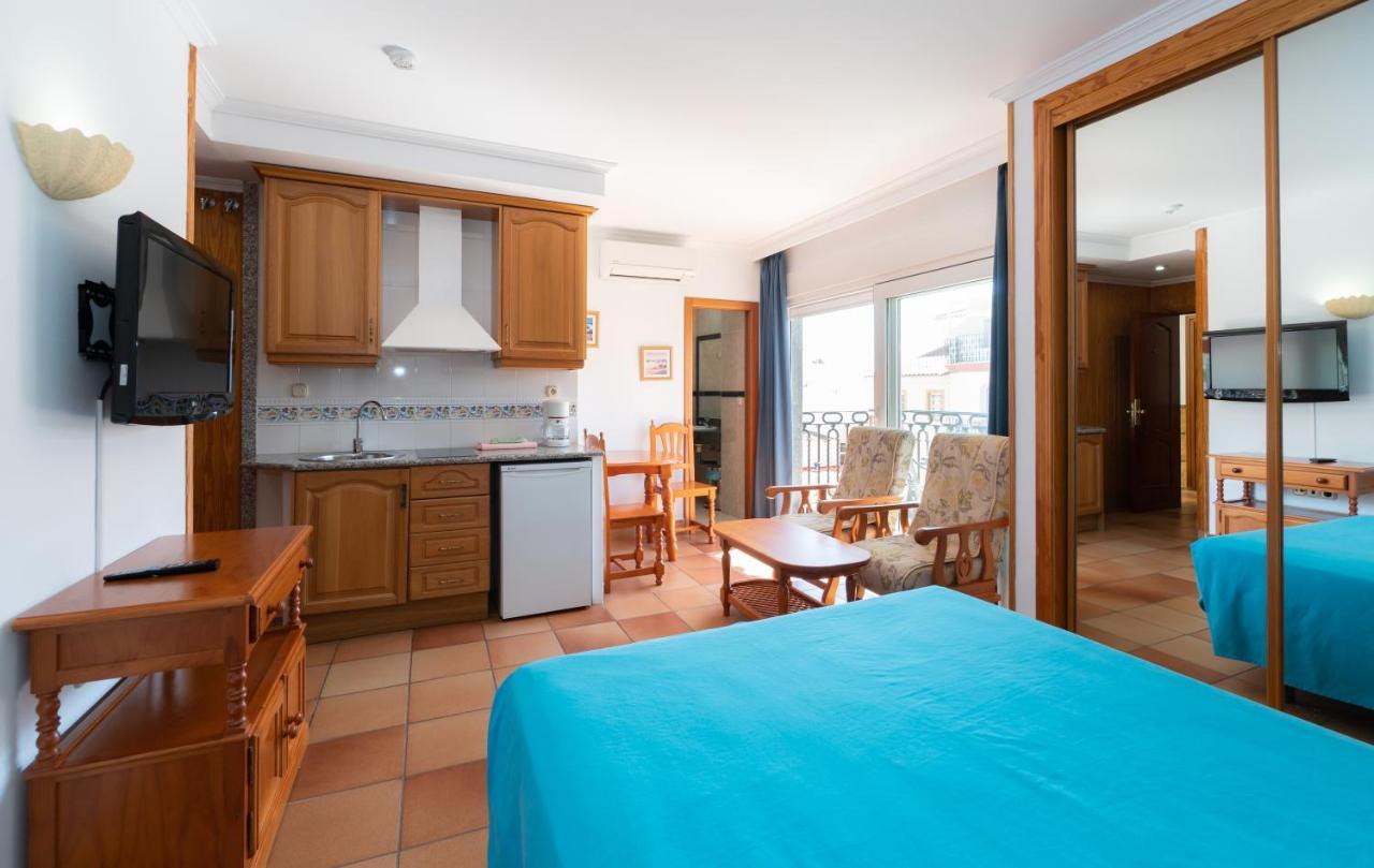 Apartamentos Leonor Carihuela Torremolinos Exterior photo