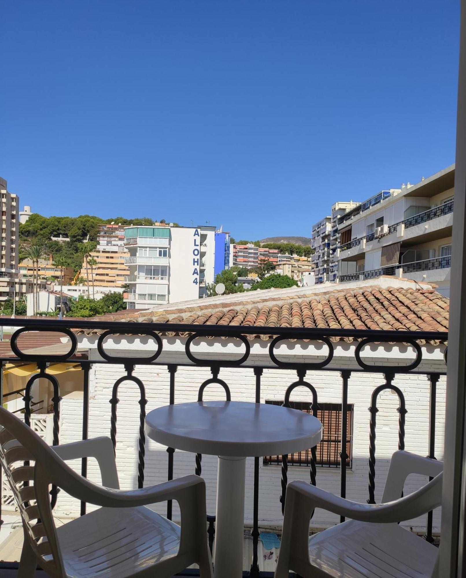 Apartamentos Leonor Carihuela Torremolinos Exterior photo
