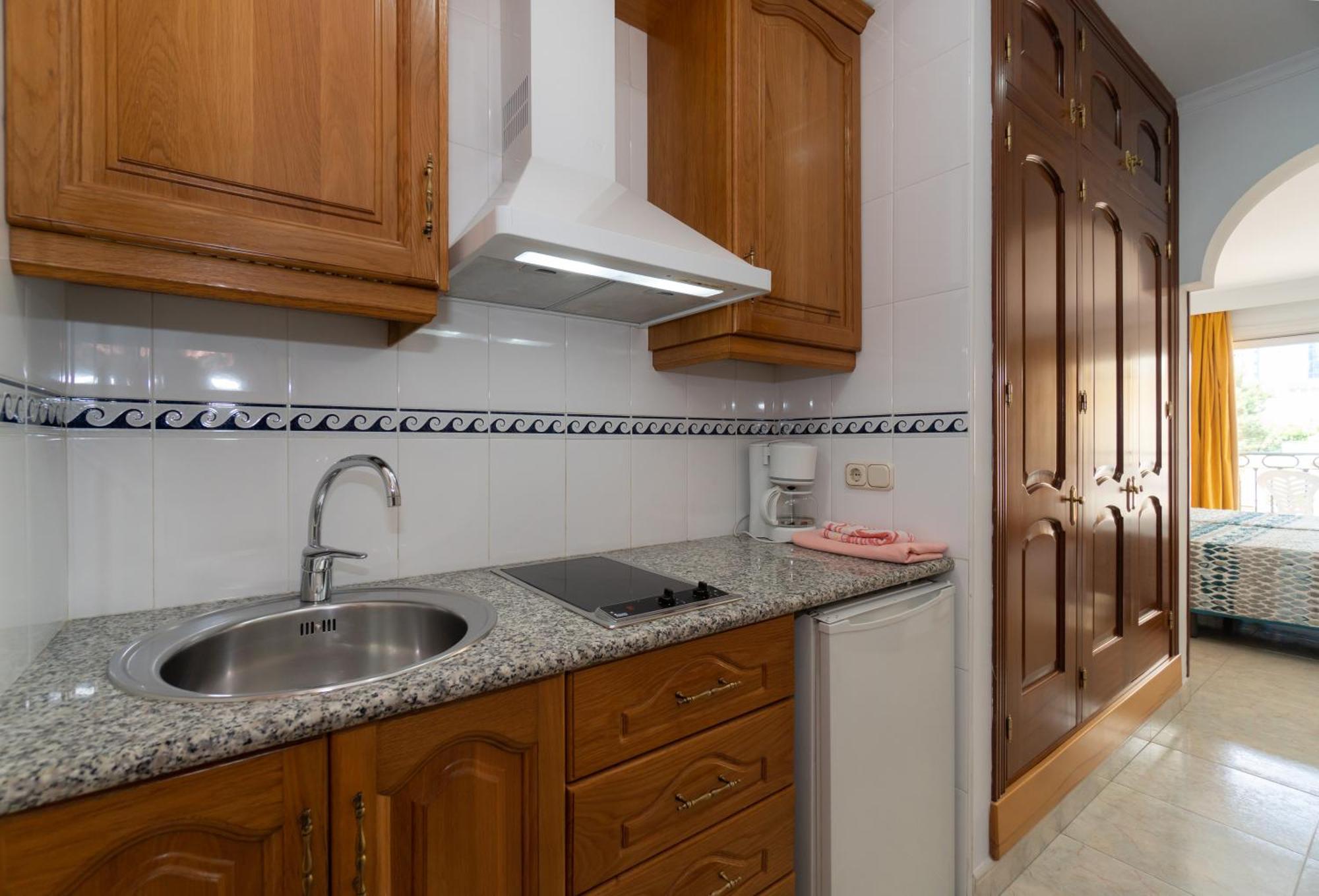Apartamentos Leonor Carihuela Torremolinos Exterior photo
