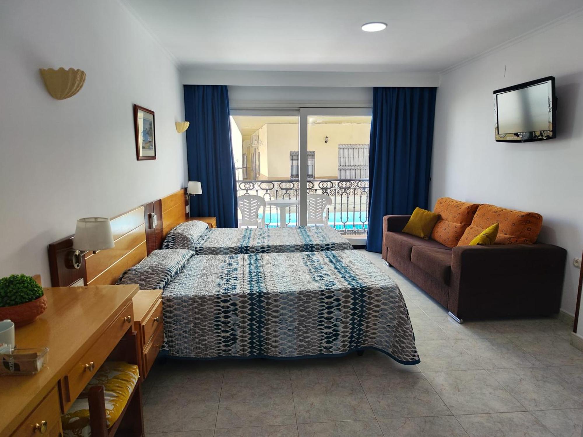 Apartamentos Leonor Carihuela Torremolinos Exterior photo
