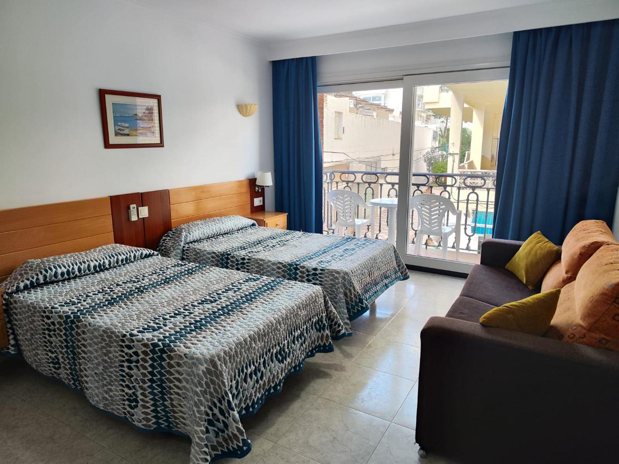 Apartamentos Leonor Carihuela Torremolinos Exterior photo