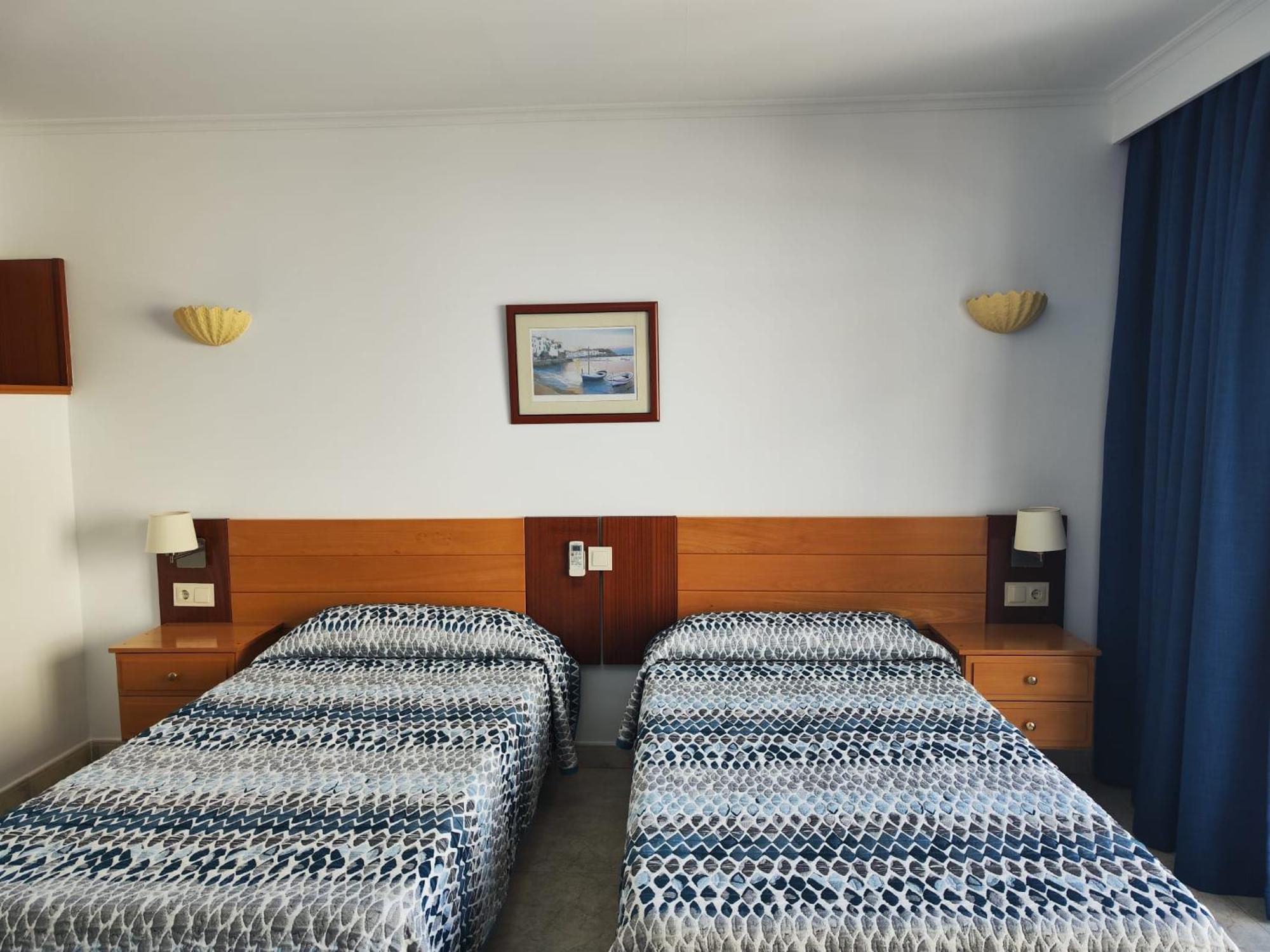 Apartamentos Leonor Carihuela Torremolinos Exterior photo