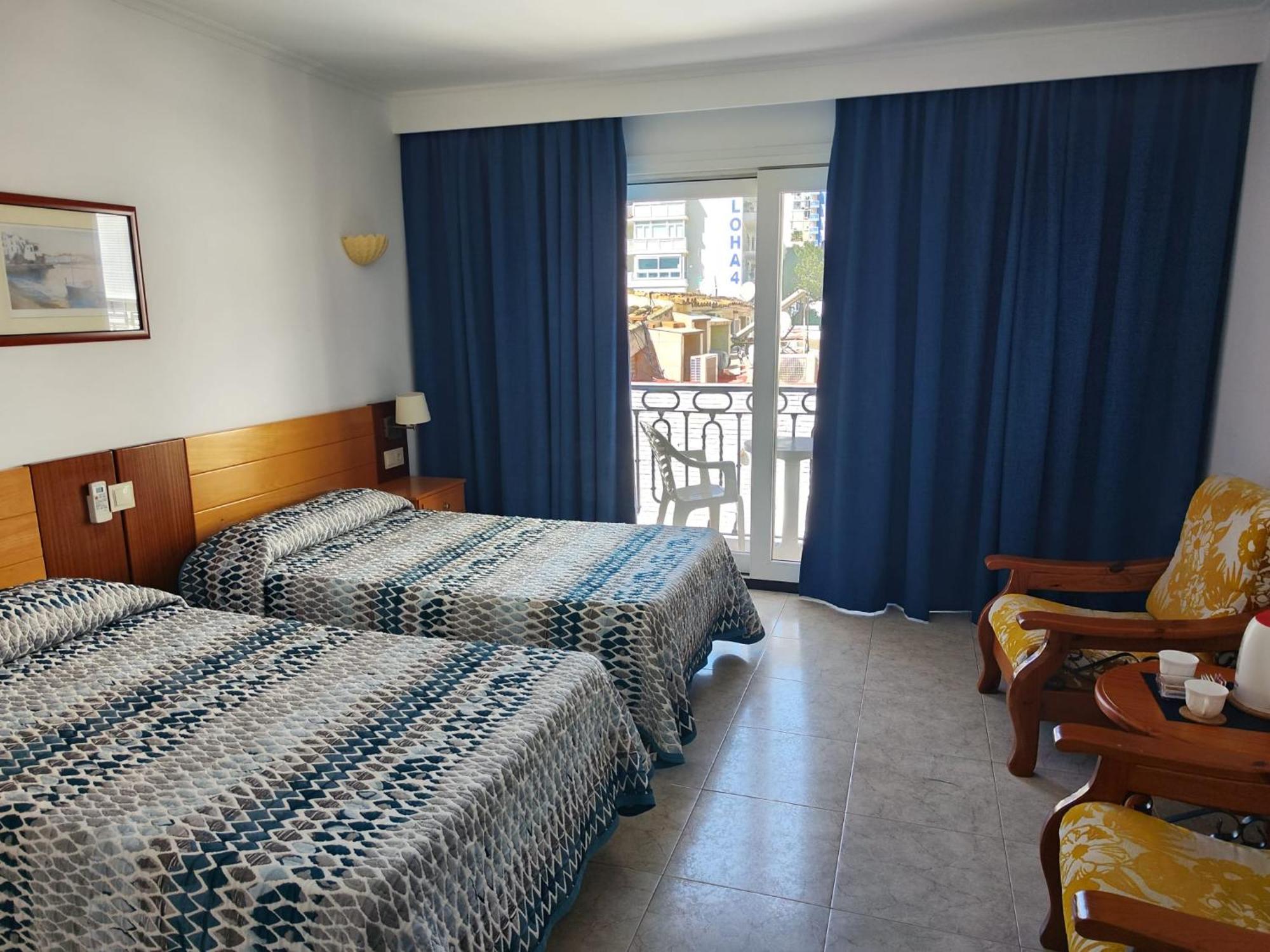 Apartamentos Leonor Carihuela Torremolinos Exterior photo