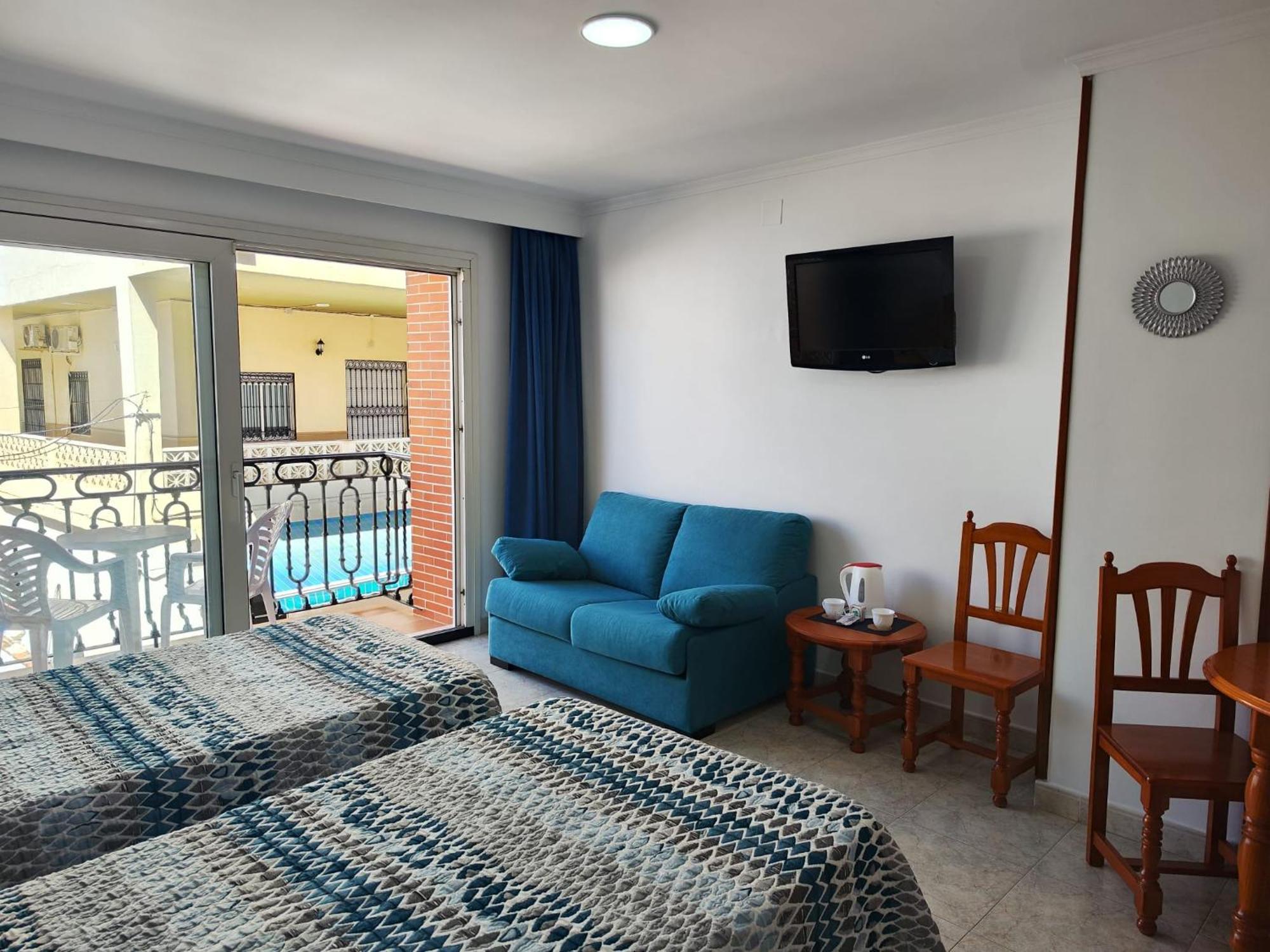 Apartamentos Leonor Carihuela Torremolinos Exterior photo