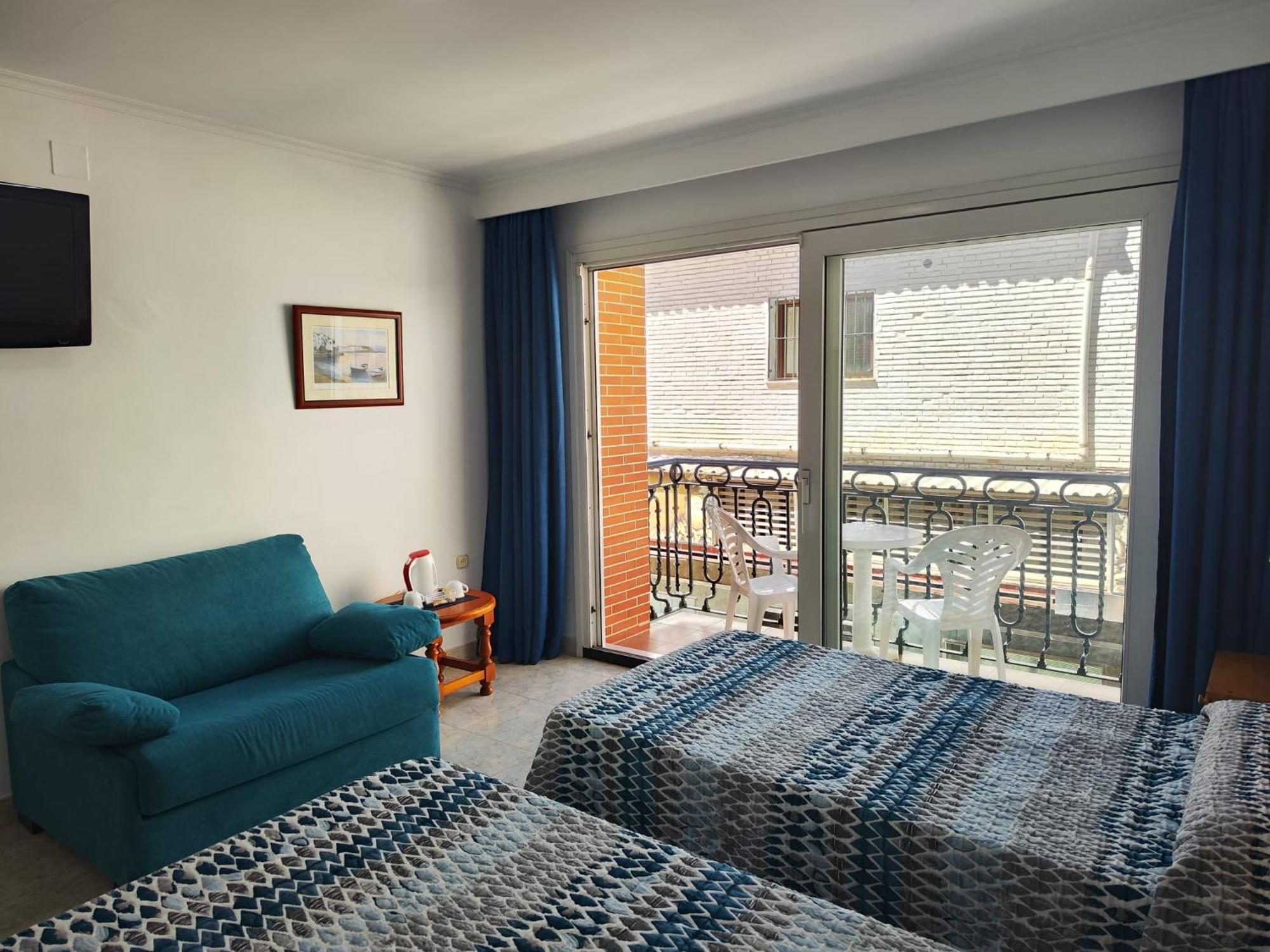 Apartamentos Leonor Carihuela Torremolinos Exterior photo